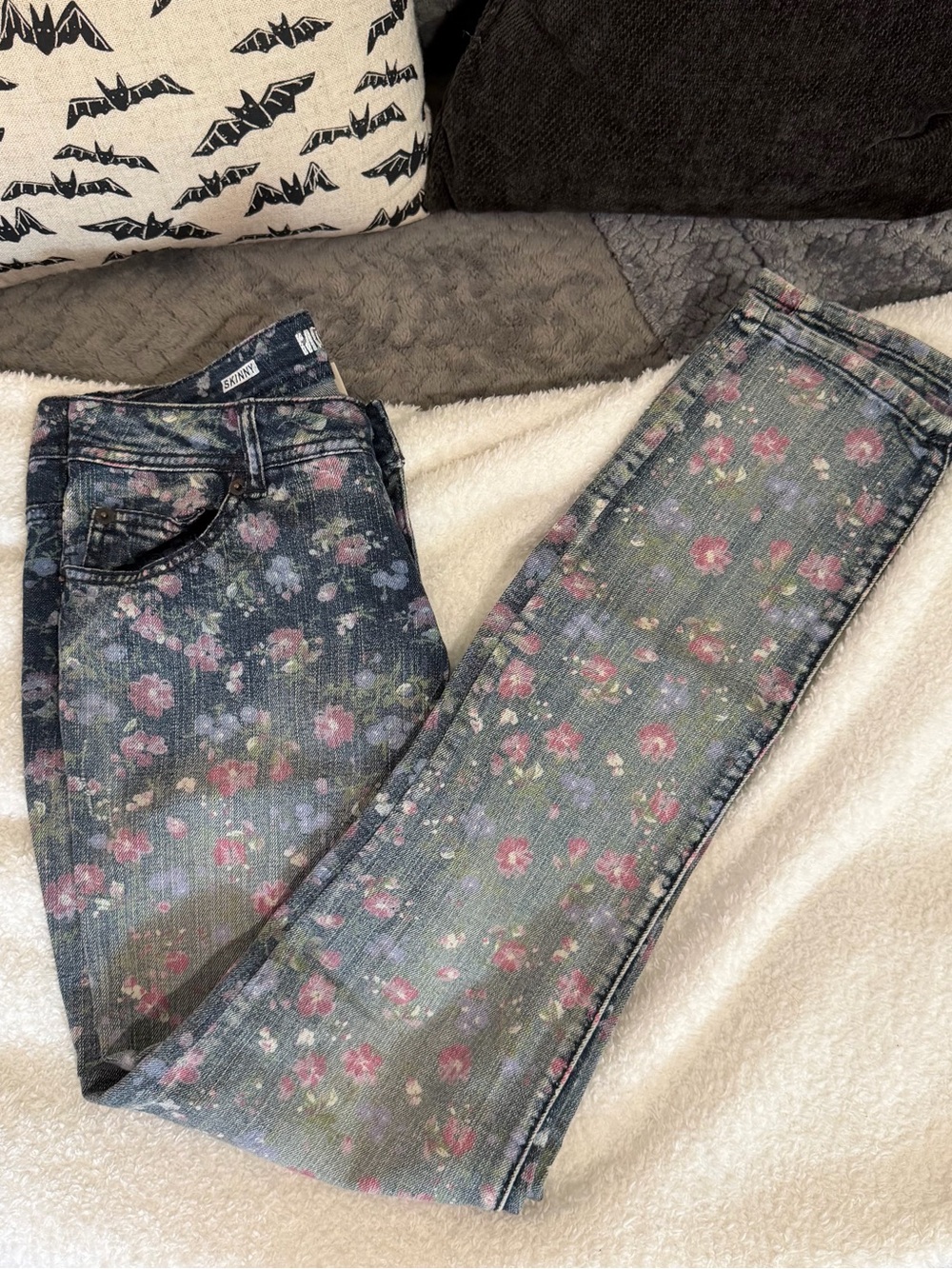 mossimo supply co floral straight cut jeans